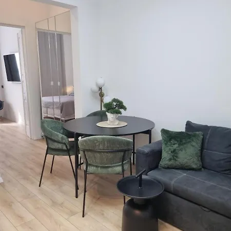 Arena Design App, Free Private Parking, Terrace