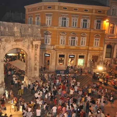 Arena Design App, Free Private Parking, Terrace Apartman *