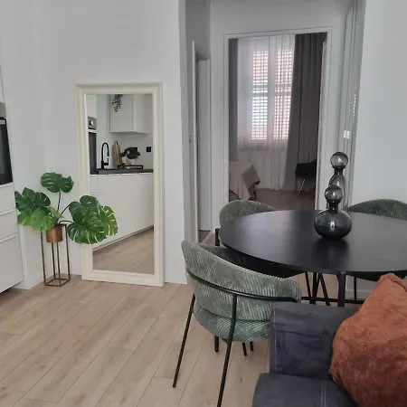 Arena Design App, Free Private Parking, Terrace Apartman Póla