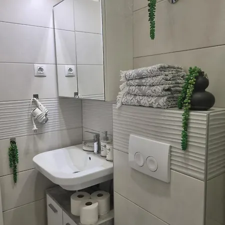 Arena Design App, Free Private Parking, Terrace