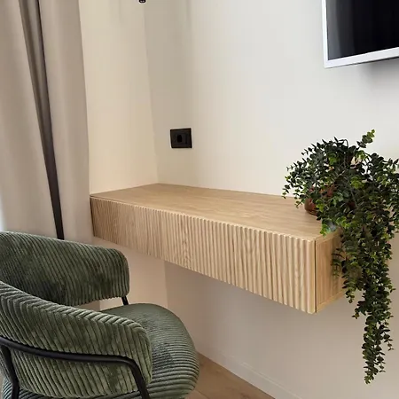 Arena Design App, Free Private Parking, Terrace