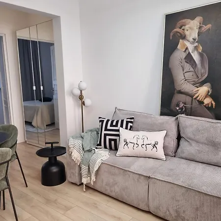 Arena Design App, Free Private Parking, Terrace Apartment