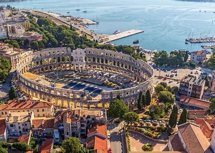 Arena Design App, Free Private Parking, Terrace Пула