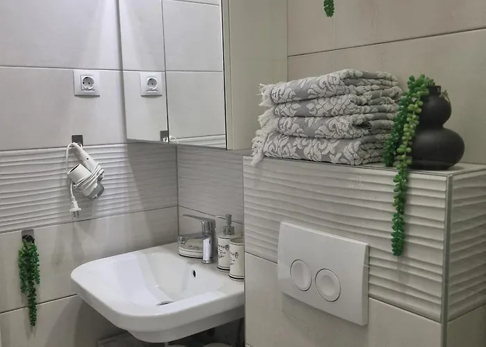 Arena Design App, Free Private Parking, Terrace