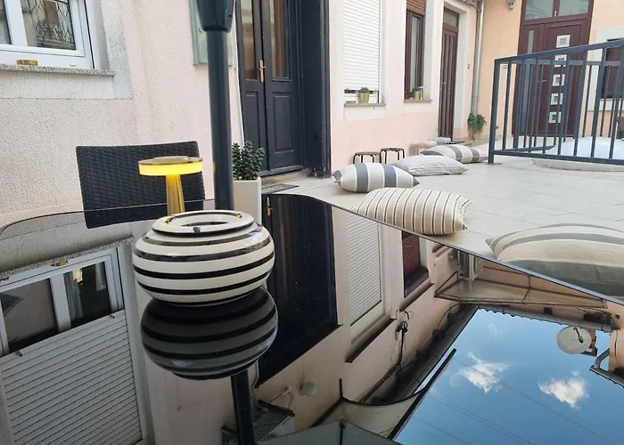 Arena Design App, Free Private Parking, Terrace